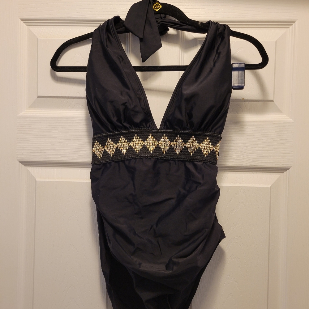 Cupshe Black One Piece Swimsuit with Patterned Detail, Halter Style